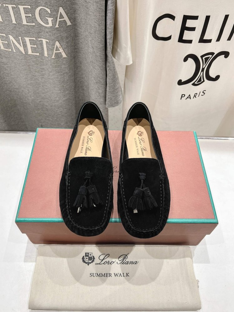 Лоферы жіночі