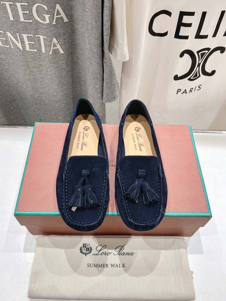 Лоферы жіночі