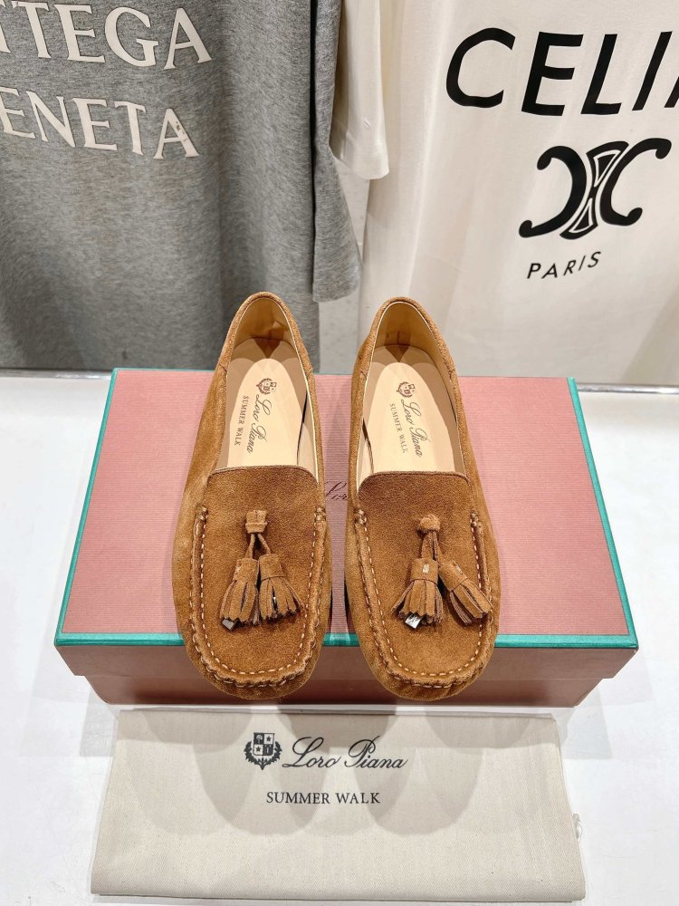 Лоферы жіночі