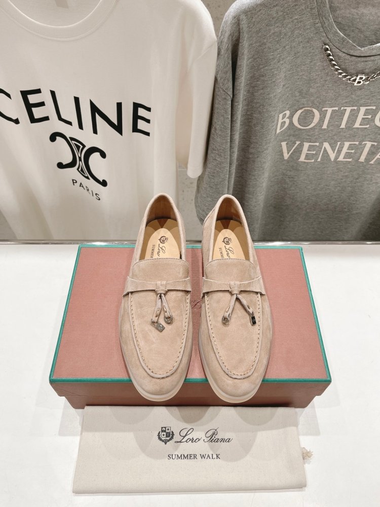 Лоферы жіночі