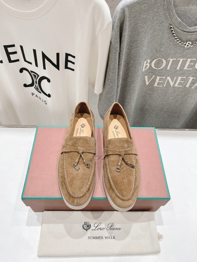 Лоферы жіночі