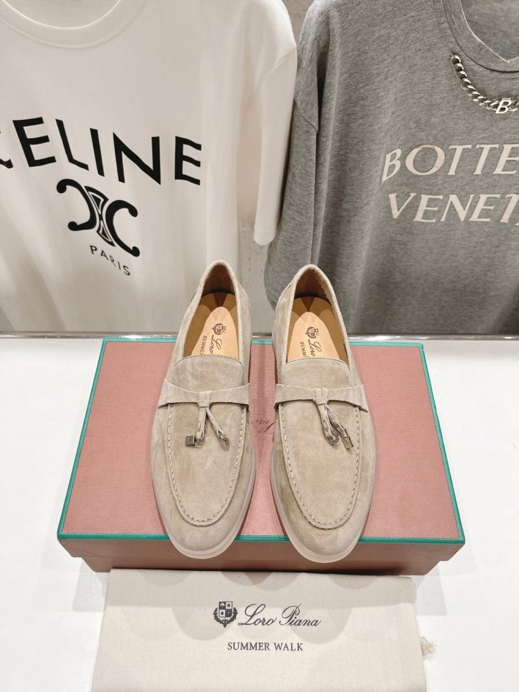 Лоферы жіночі