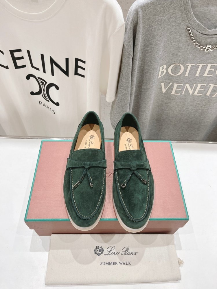 Лоферы жіночі