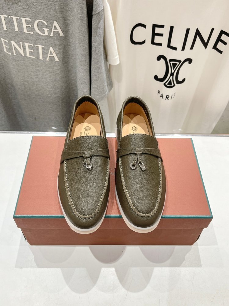 Лоферы жіночі