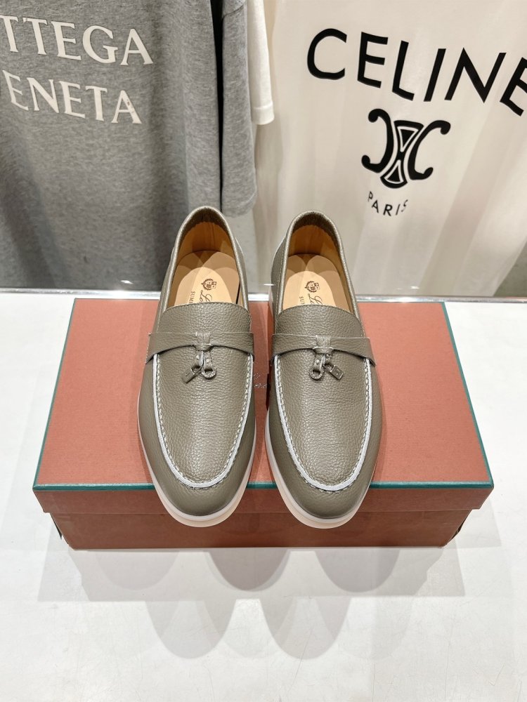 Лоферы жіночі