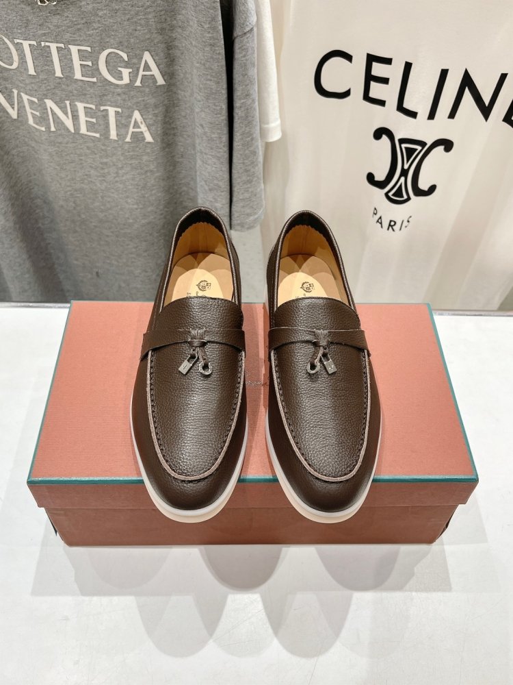 Лоферы жіночі