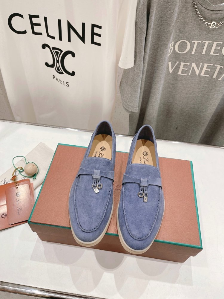 Лоферы женские