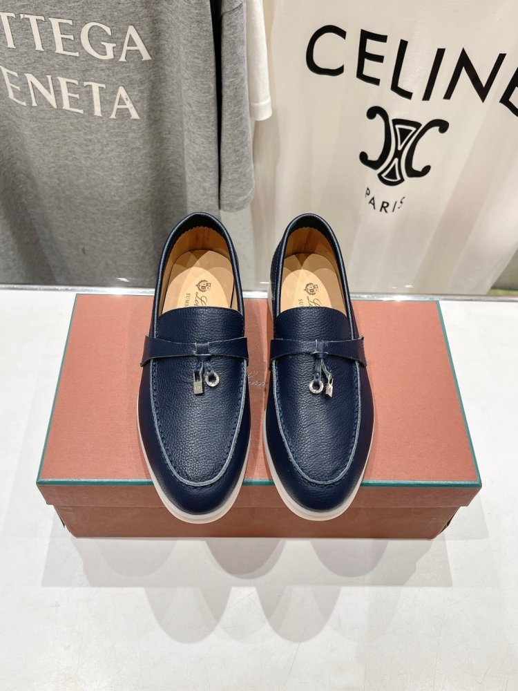 Лоферы жіночі