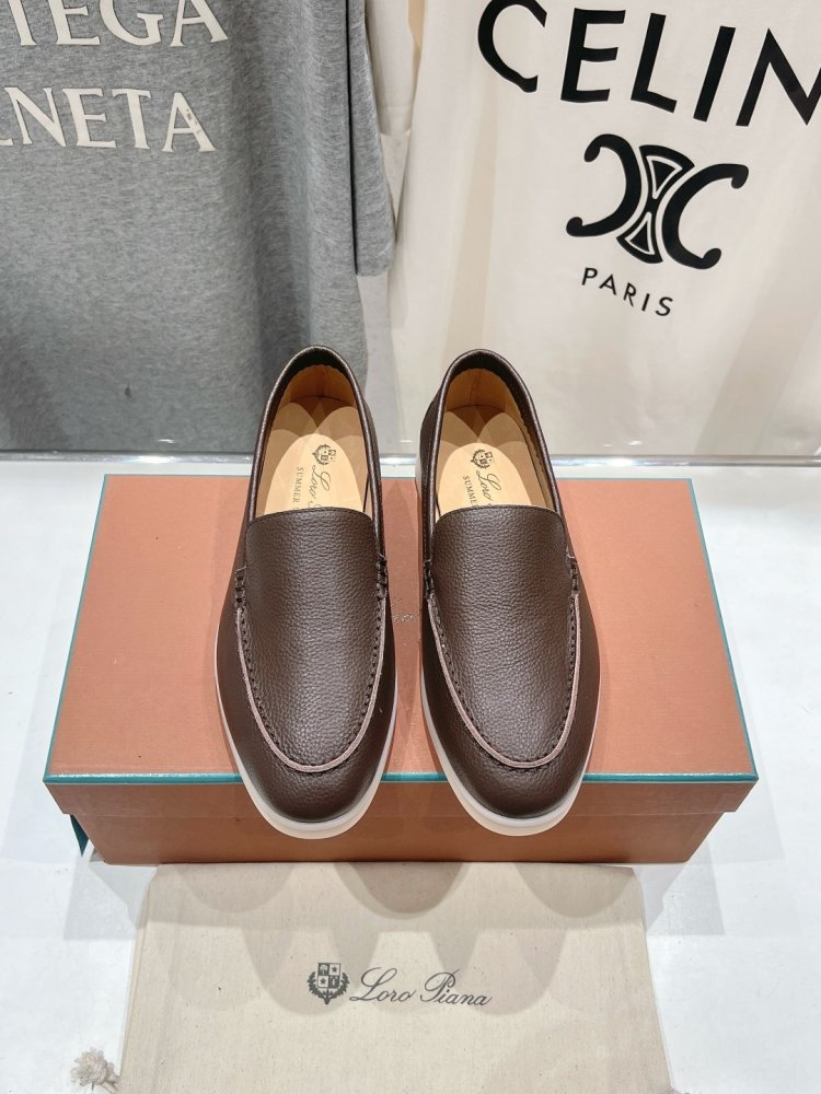 Лоферы жіночі