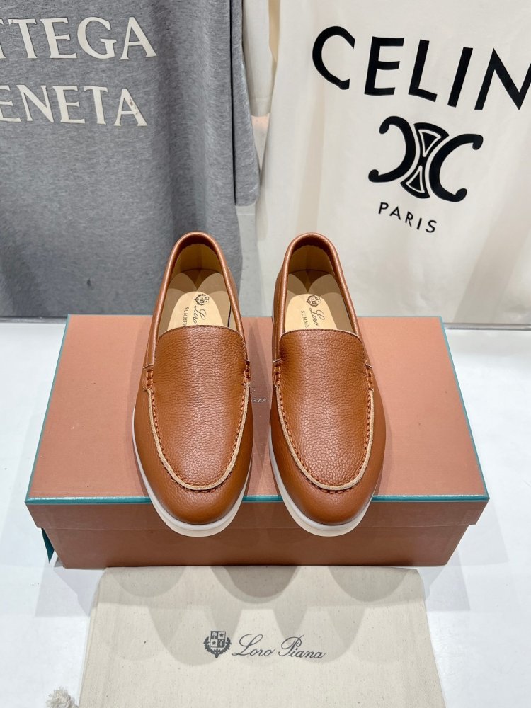 Лоферы жіночі