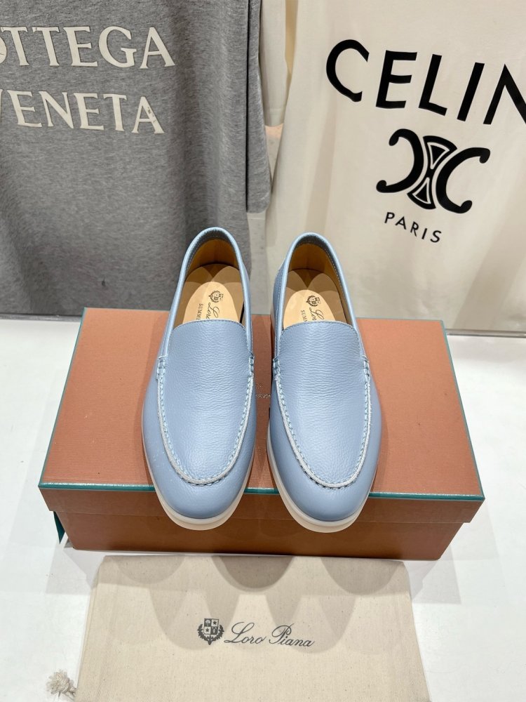 Лоферы жіночі