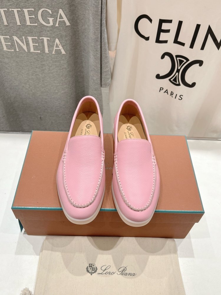 Лоферы женские