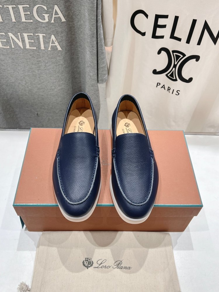 Лоферы женские