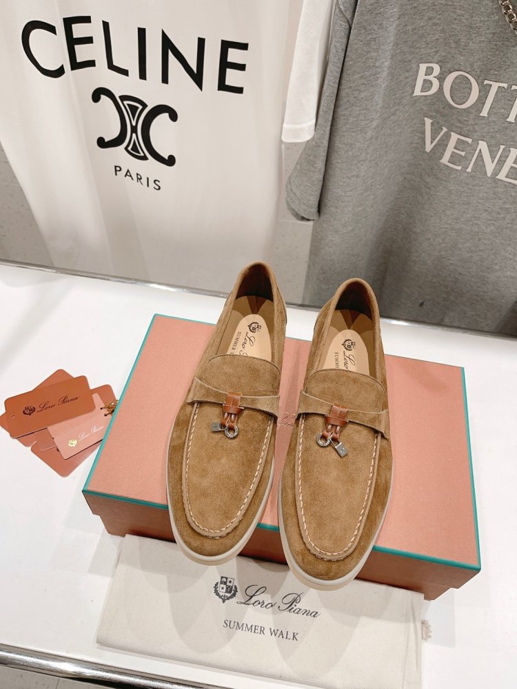 Лоферы женские