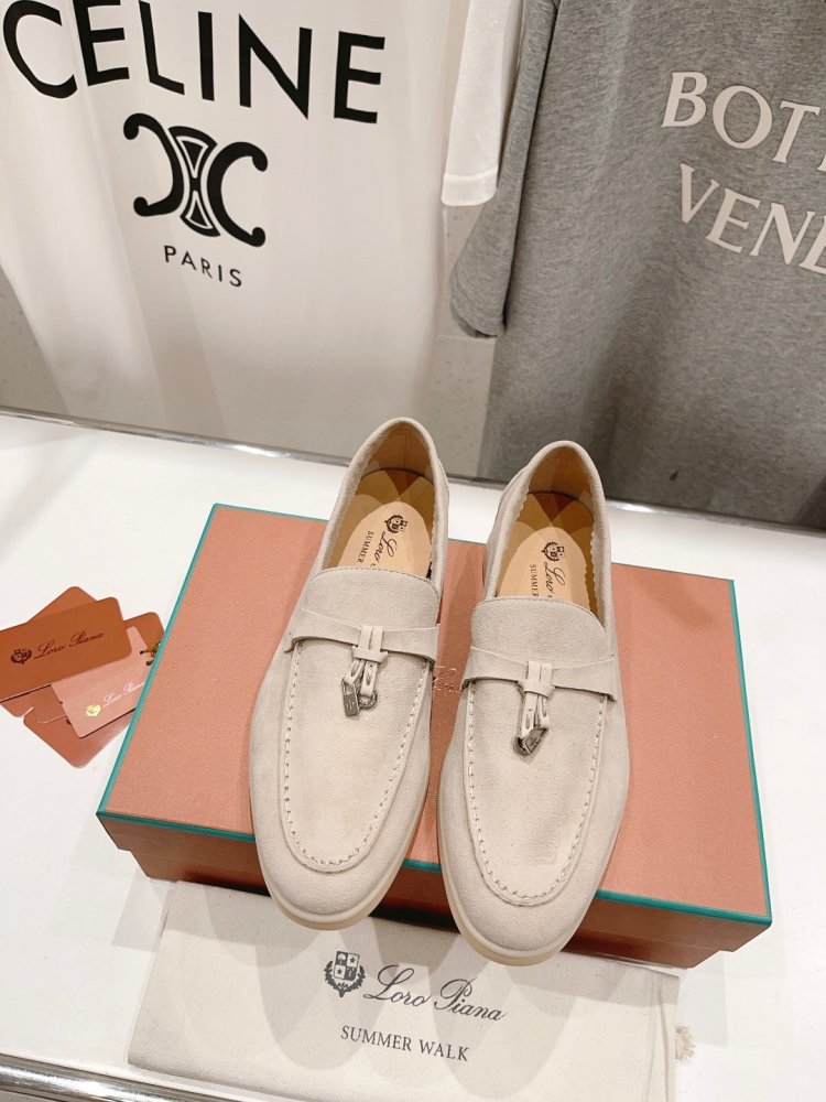 Лоферы женские