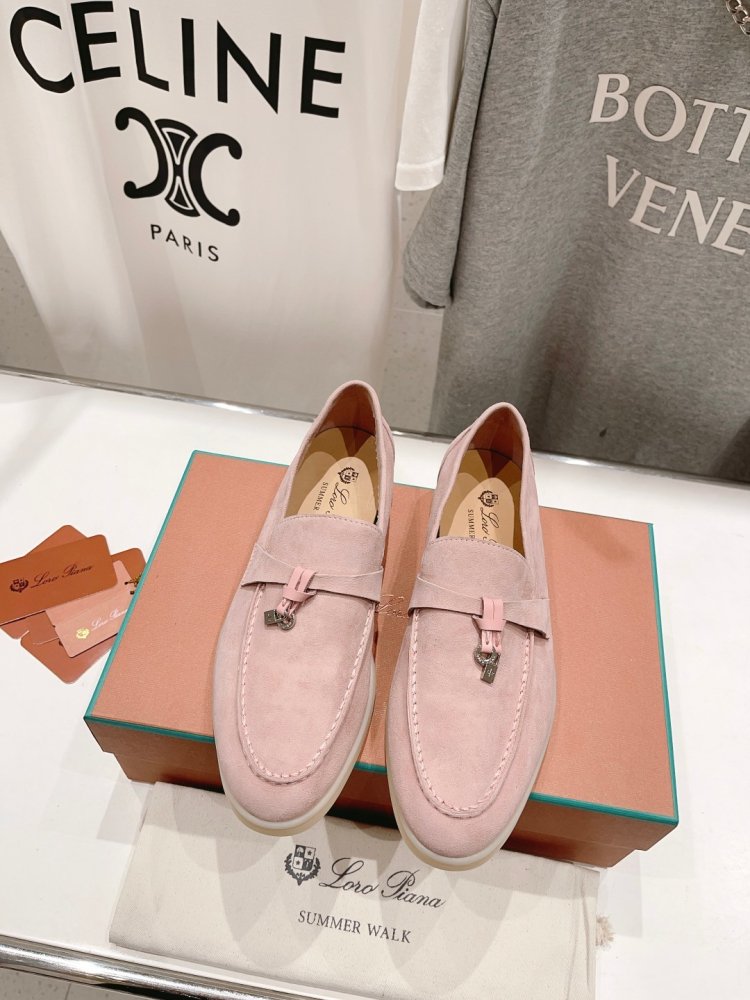 Лоферы женские