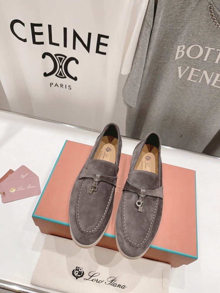 Лоферы женские