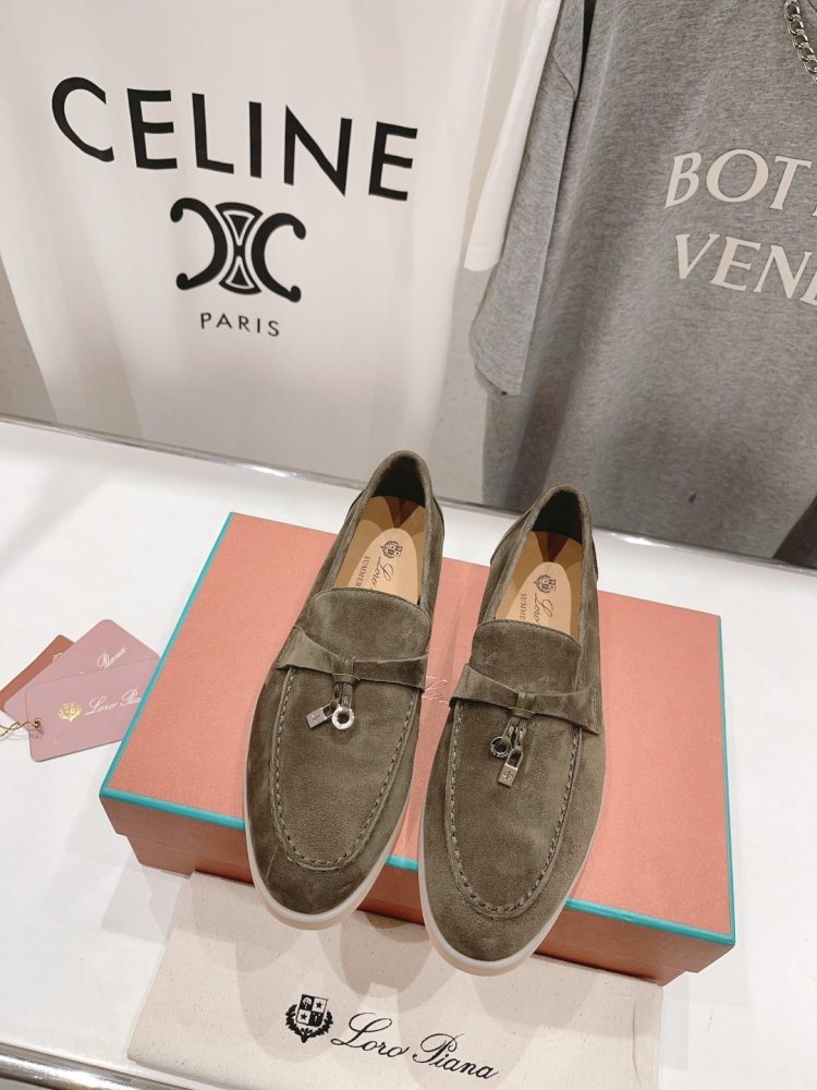 Лоферы женские