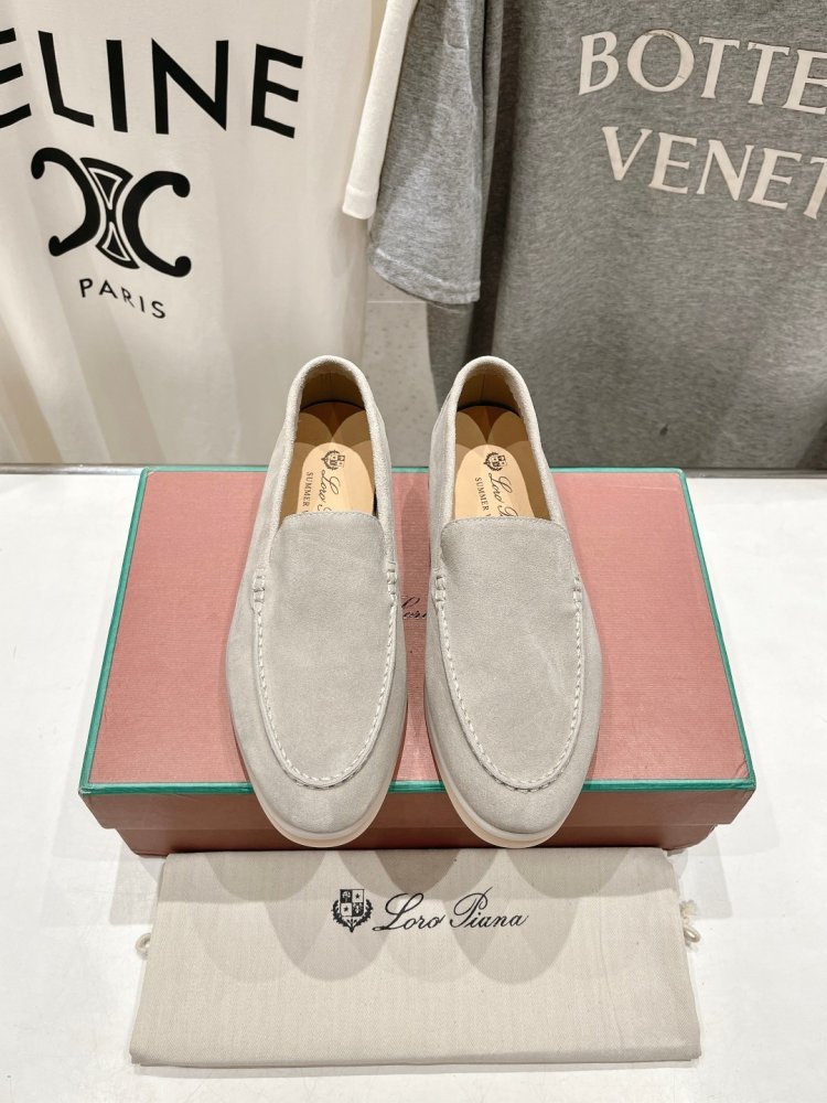 Лоферы женские