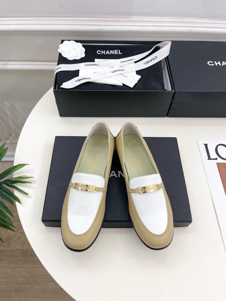 Лоферы женские