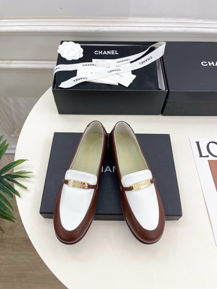 Лоферы женские