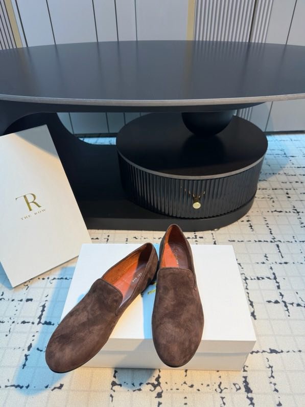 Лоферы женские