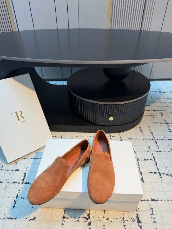 Лоферы женские