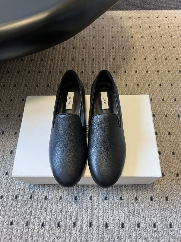 Лоферы женские