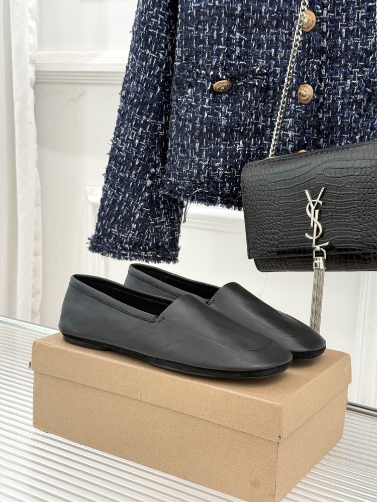 Лоферы жіночі