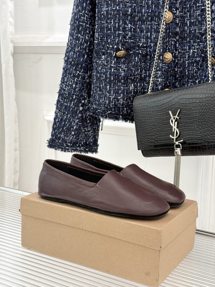 Лоферы жіночі