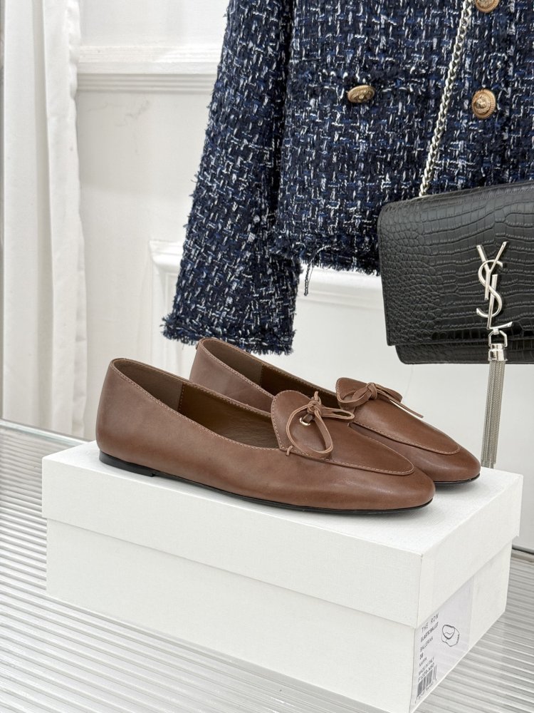 Лоферы женские