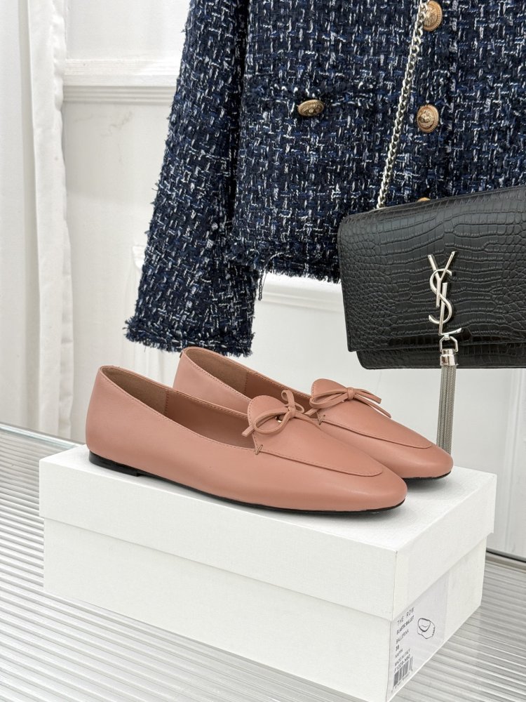 Лоферы женские