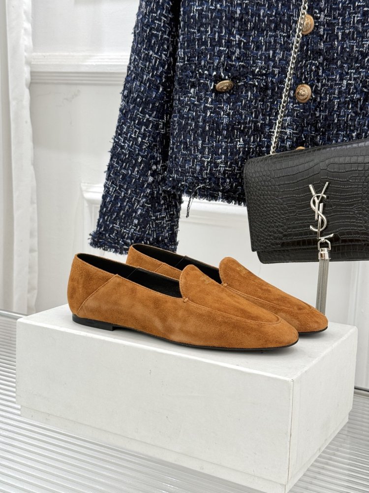 Лоферы женские