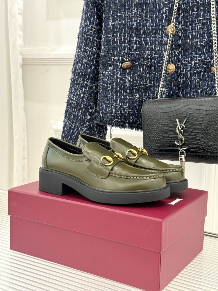 Лоферы женские