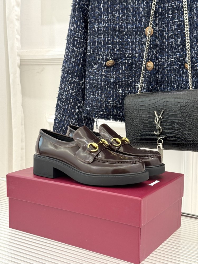 Лоферы женские