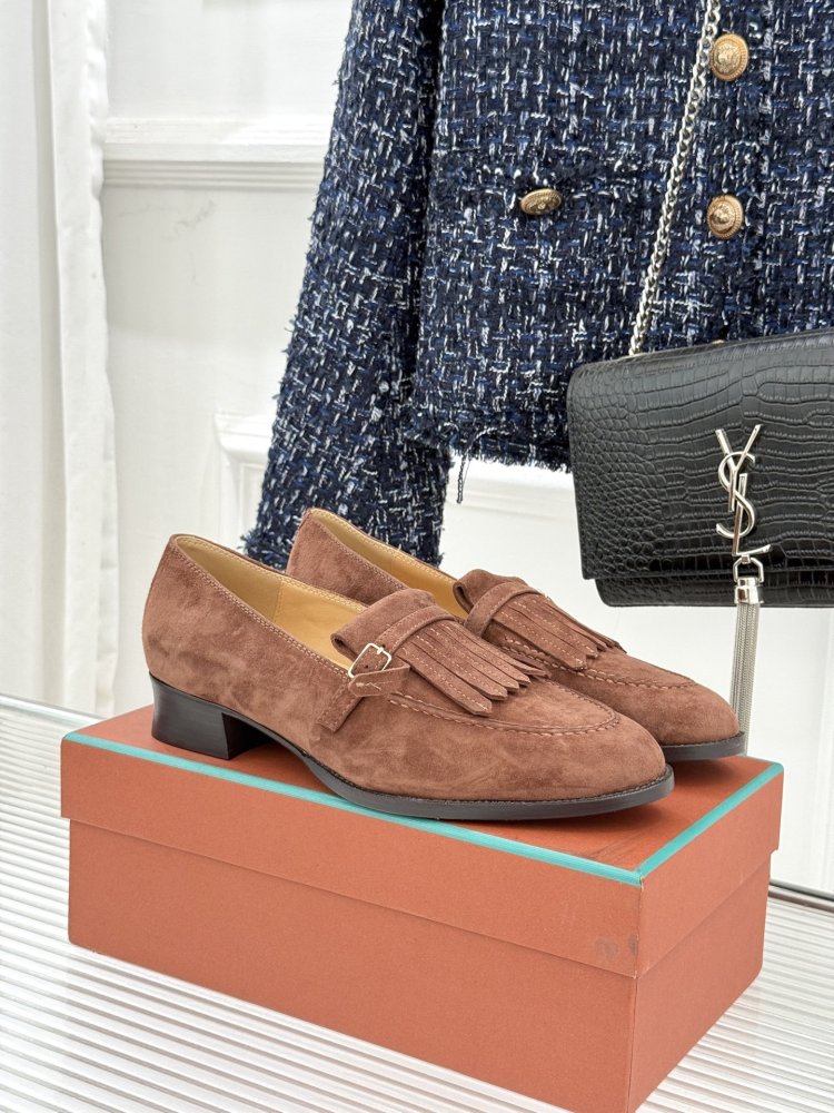 Лоферы женские