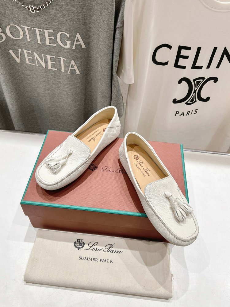 Лоферы жіночі фото 2