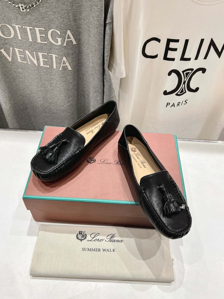 Лоферы жіночі фото 2