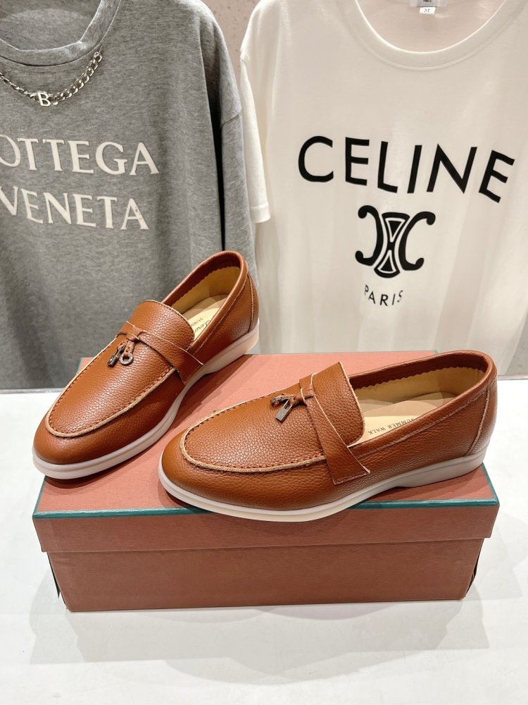 Лоферы жіночі фото 2