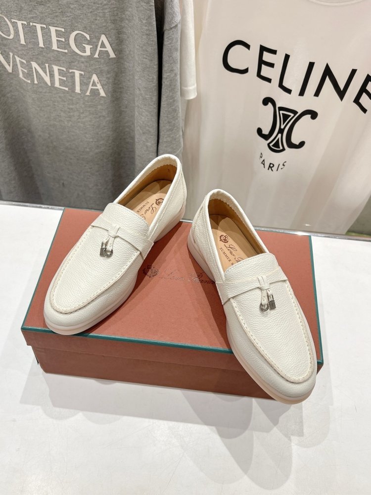 Лоферы жіночі фото 2