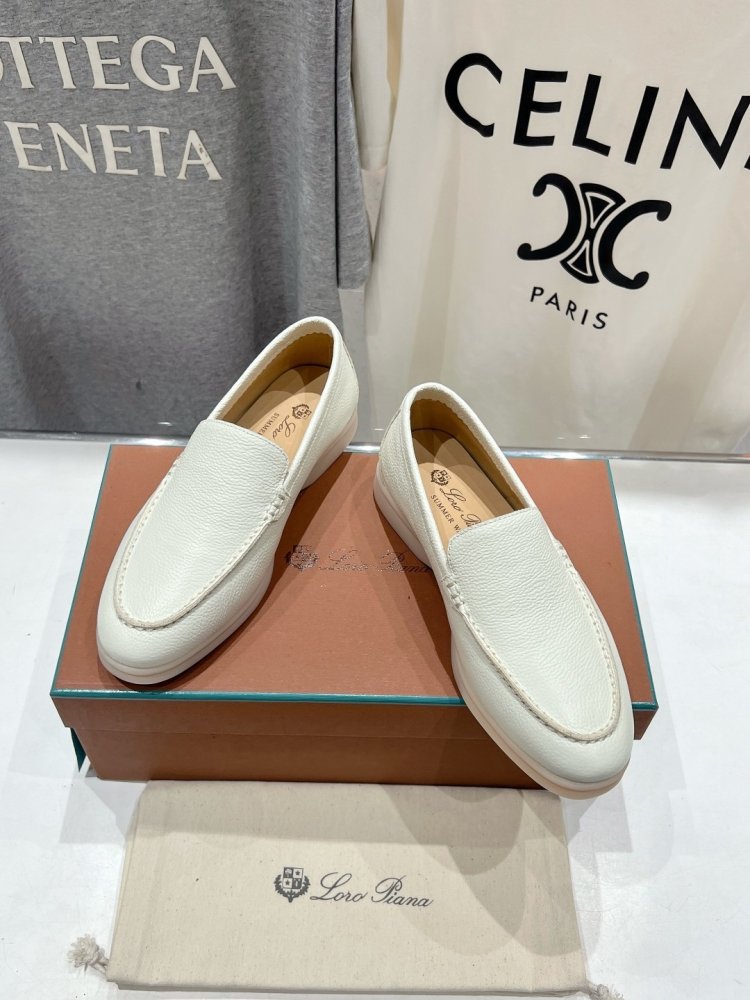 Лоферы жіночі фото 2