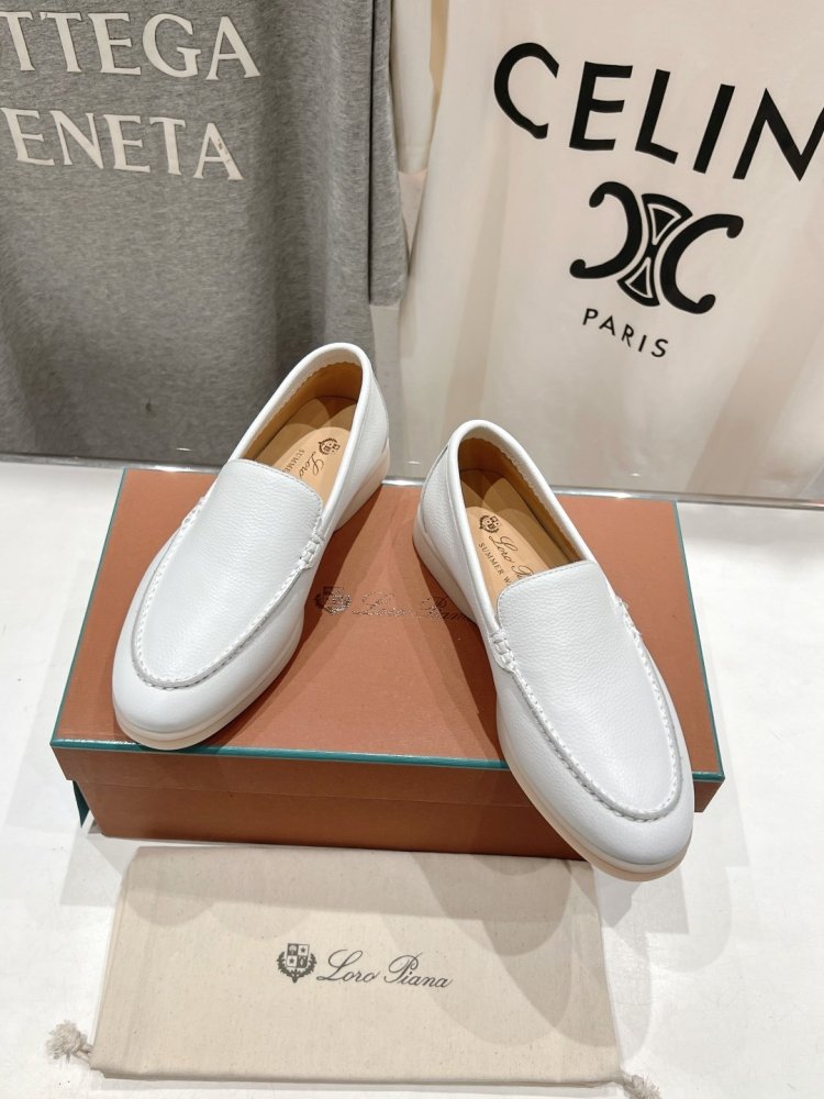 Лоферы жіночі фото 2