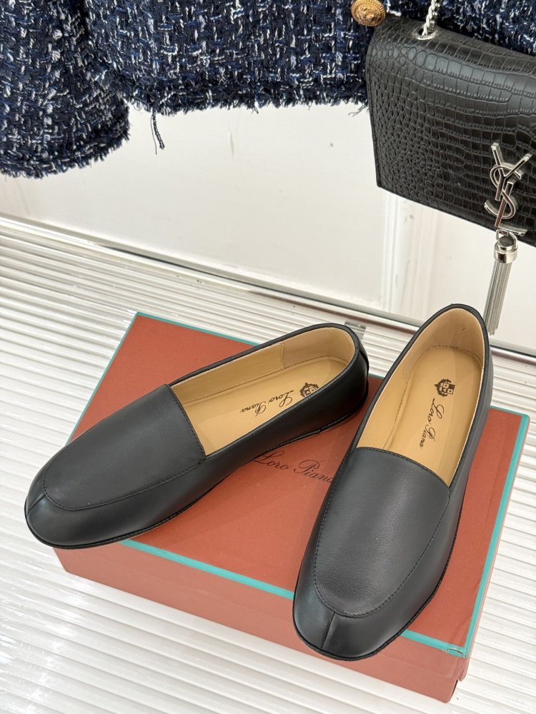 Лоферы жіночі фото 2