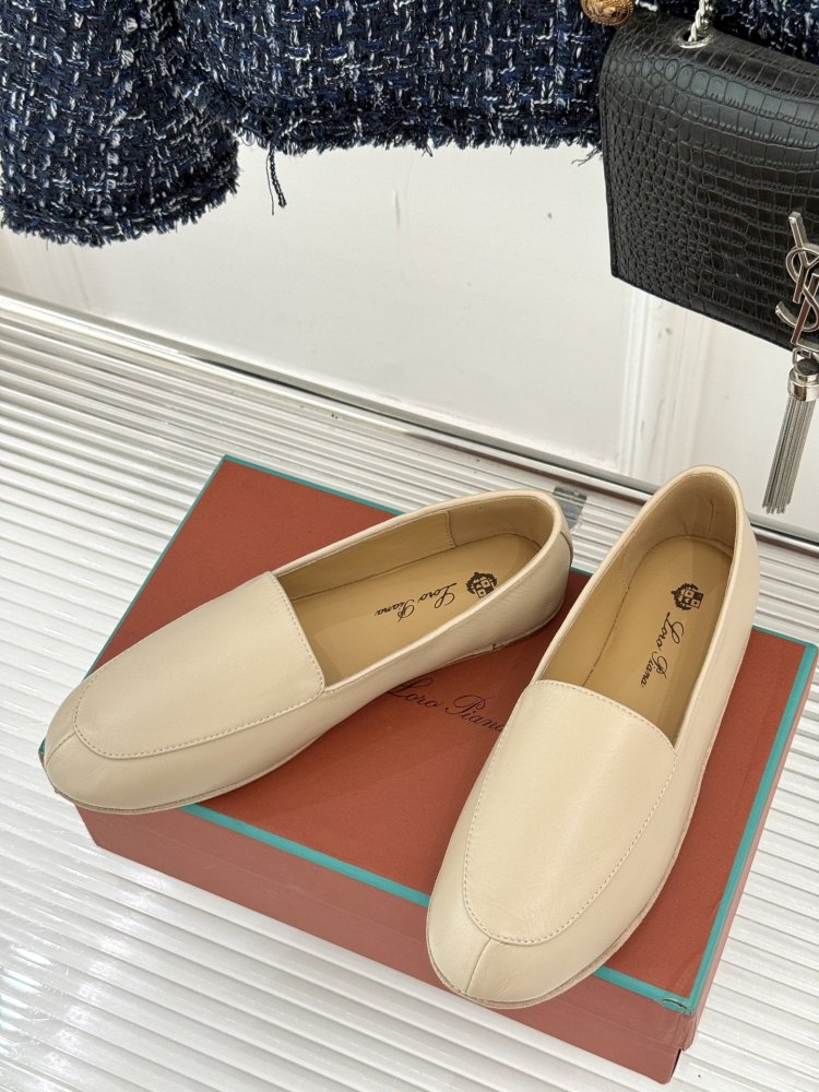 Лоферы жіночі фото 2