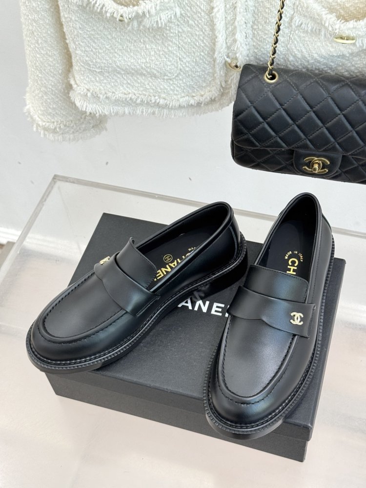 Лоферы жіночі фото 2