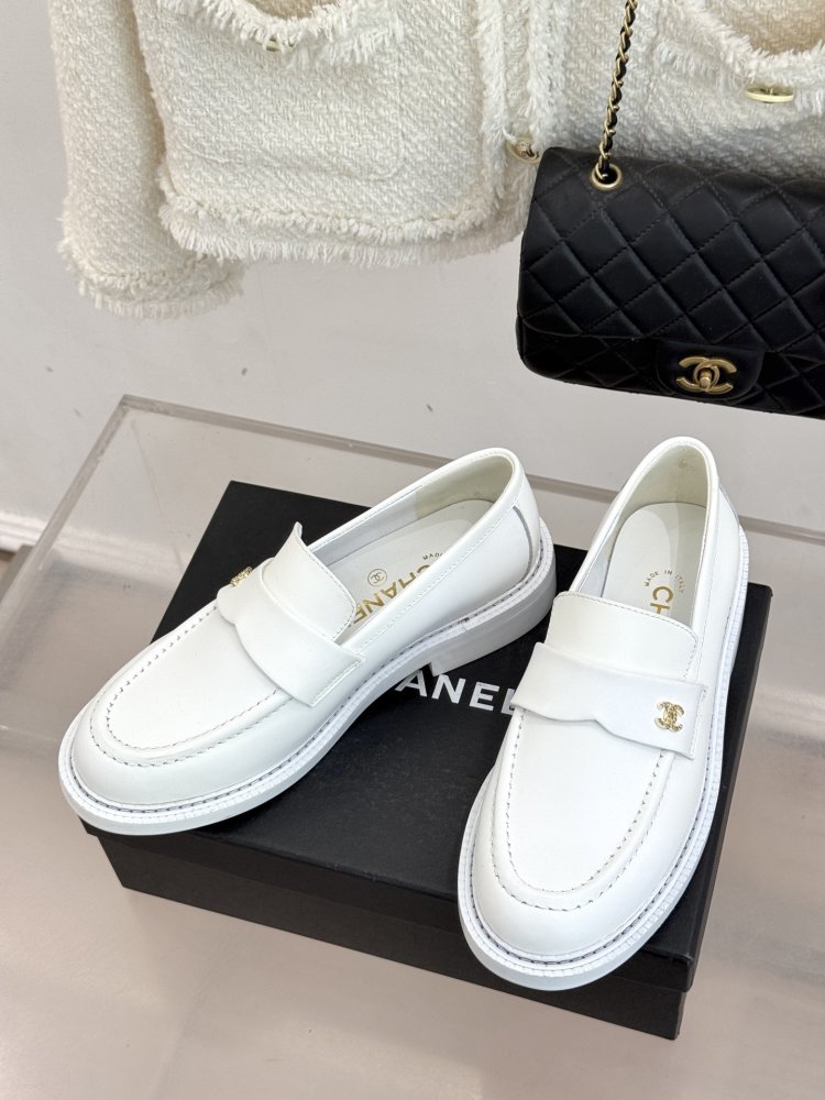 Лоферы жіночі фото 2