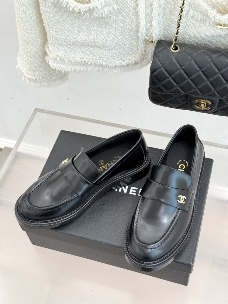 Лоферы жіночі фото 2