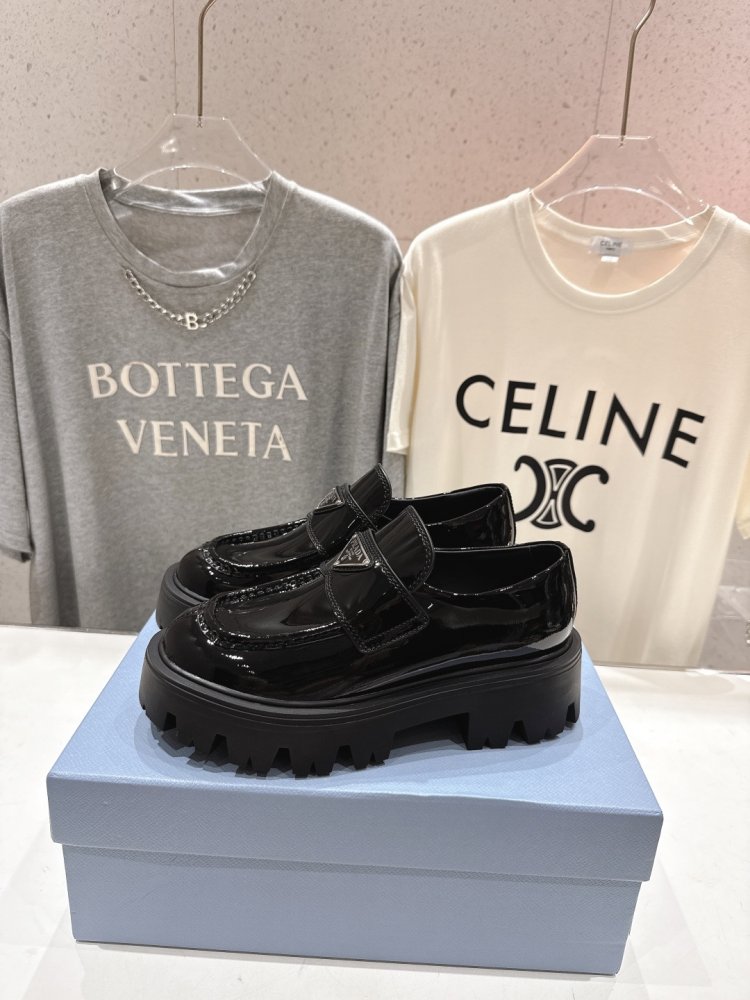 Лоферы женские фото 3