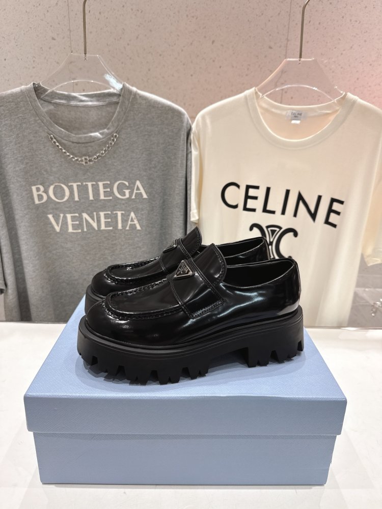 Лоферы женские фото 3