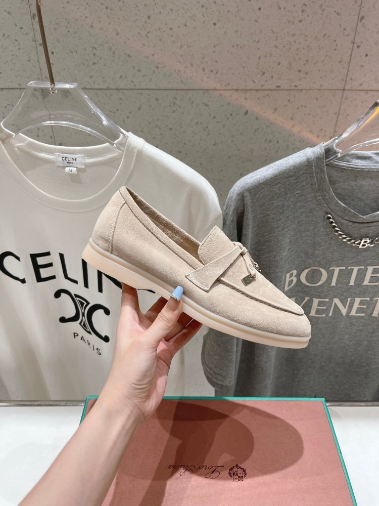 Лоферы жіночі фото 3